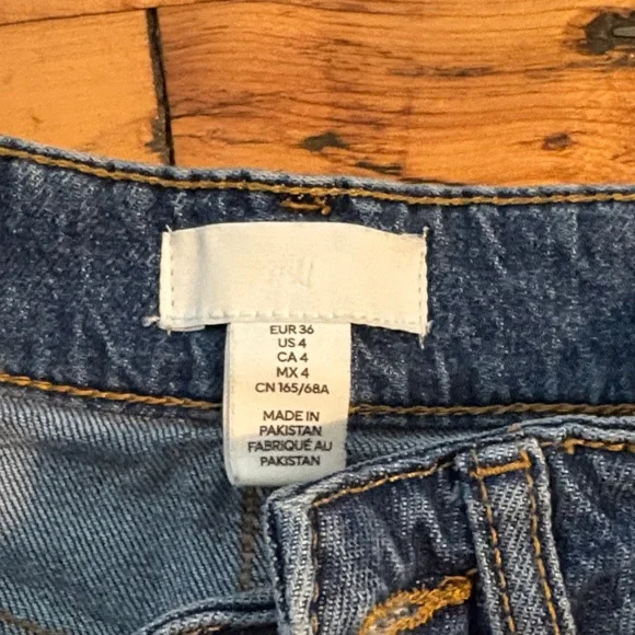 H&M Women's Blue Jeans - Picture 2 of 2
